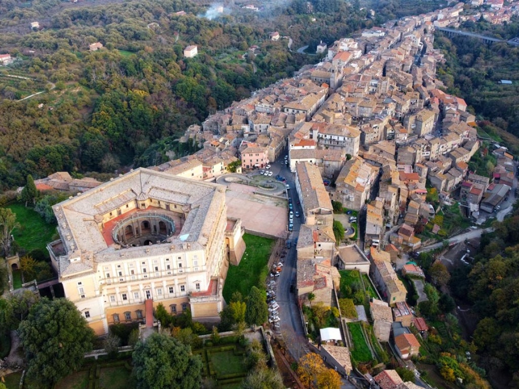 Caprarola pueblo en Lacio qué ver Italia it