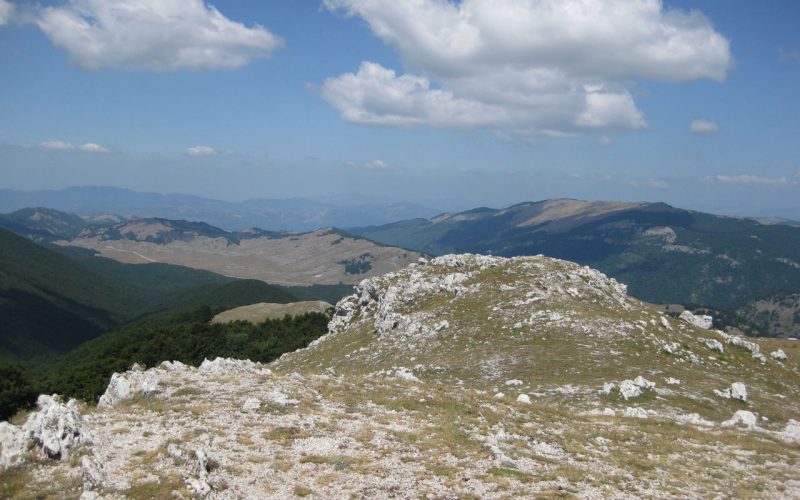 The summit of the Cammino and the descent to Abruzzo