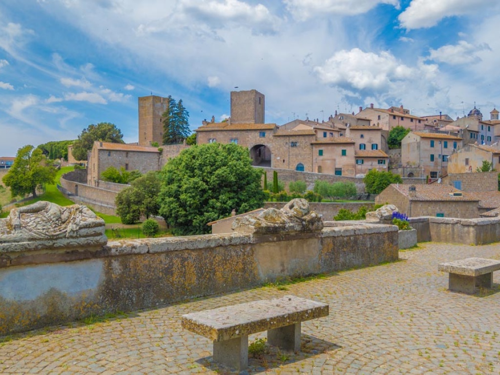 Tuscania, borgo nel Lazio: cosa vedere - Italia.it