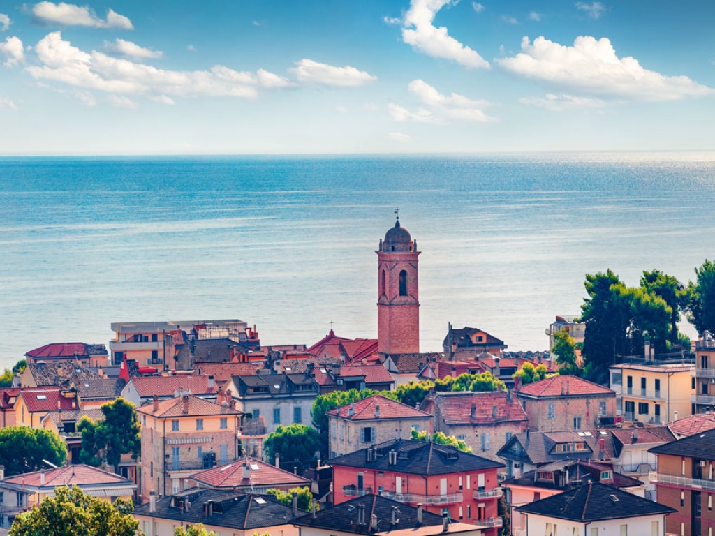 Visita Cupra Alta/Marano, Borgo Nelle Marche - Italia.it