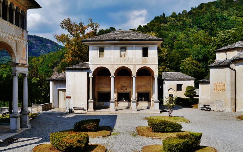 La piazza dei Tribunali al Sacro Monte di Varallo. 